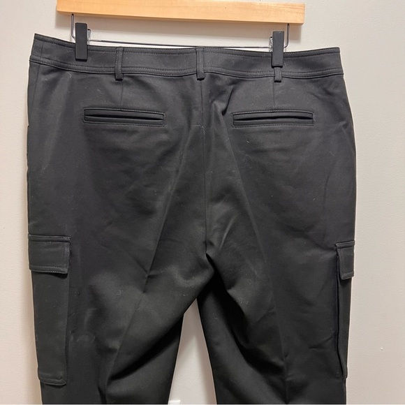 St John Black Cropped Cargo Pants Size 12 - Picture 7 of 13